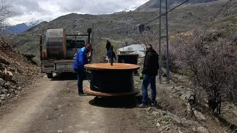 Hakkari'de Heyelan Sonrası İletişim Çalışmaları Sürüyor