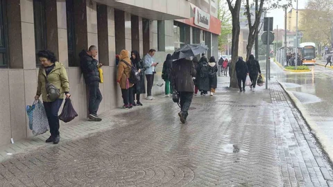 Eskişehir'de Sağanak Yağış Etkili Oldu