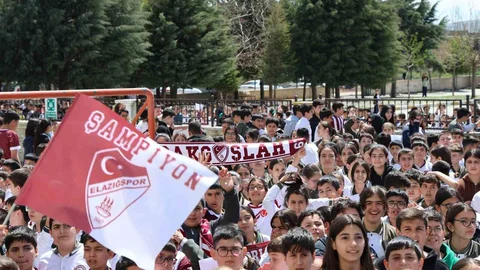 Elazığ'da Öğrencilere Anlamlı Jest