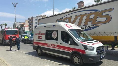 İzmir'de Yaya Geçidinde Tır Kazası