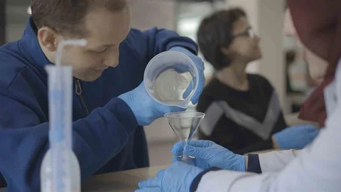 Gençler ve Özel Bireyler Kolonya Üretti