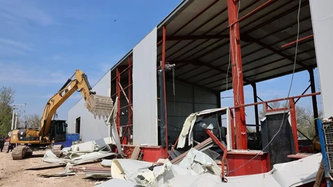 Nilüfer'de Kaçak Yapı Yıkımları Devam Ediyor