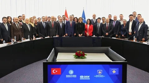 Türk ve Kosovalı İş Adamlarıyla Toplantı