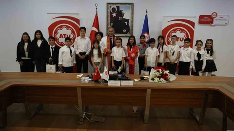 Adana'da Çocuklar Rektör Oldu
