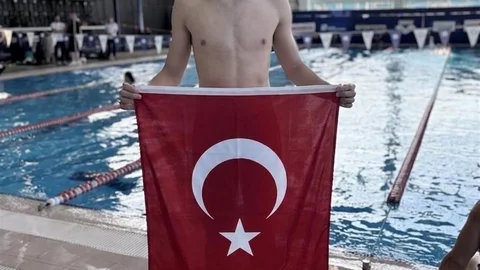 Denizli'de Genç Yüzücü Başarıları