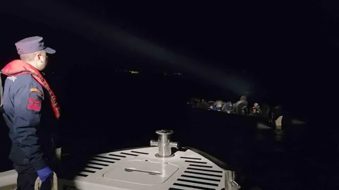 İzmir'de 33 Düzensiz Göçmen Yakalandı