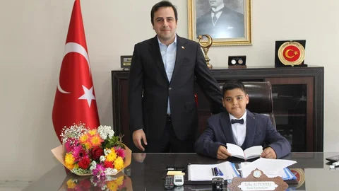 23 Nisan’da Çocuklar Protokol Koltuklarında