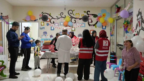 Kastamonu'da Çocuklara Sürpriz Bayram Eğlencesi