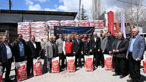 Kahramanmaraş'ta Ayçiçeği Tohumu Dağıtımı