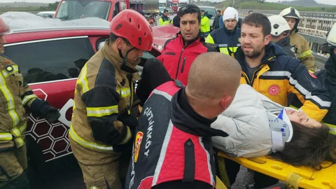 Yalova'da Tır-Otomobil Çarpışması