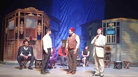 Gençlerin Davetiyle Tiyatro Keyfi