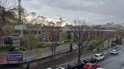 Ankara'da Aniden Başlayan Fırtına