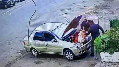 Diyarbakır'da Alev Alan Araç Olayı