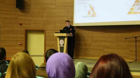 Düzce'de Sağlıkçılara Yangın Eğitimi Verildi