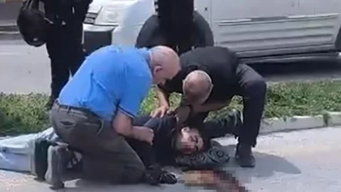 Mersin'de Motosiklet ve Otomobil Çarpıştı