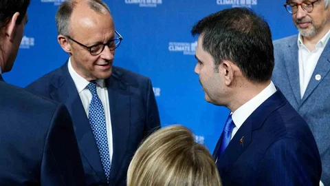 Bakan Kurum Almanya'da Görüşme Yaptı