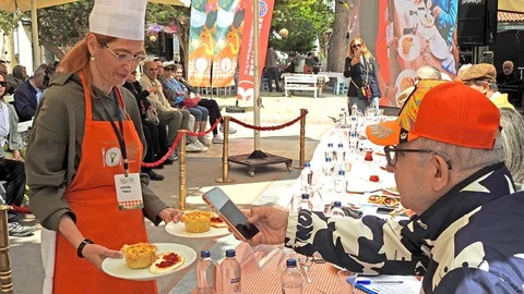 Alaçatı’da En Güzel Ot Yemeği Yarışması Sonuçlandı