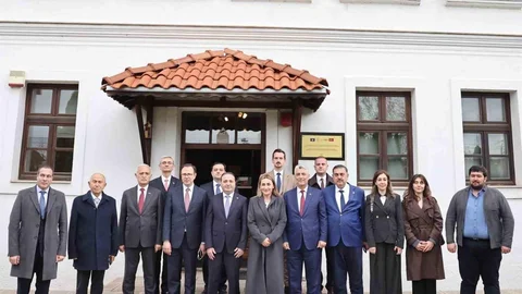 Kosova'da Bakan Bolat'tan KFOR Ziyareti