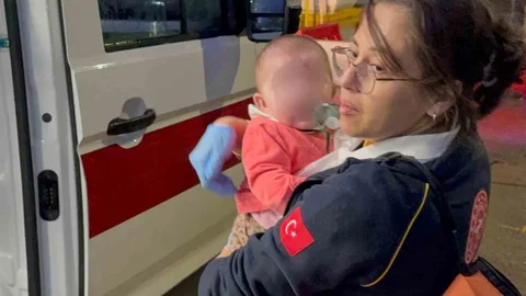 Samsun'da Ev Yangını: Anne ve Bebeği Hastaneye Kaldırıldı