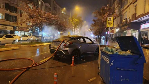 Samsun'da Park Halindeki Araç Yangını