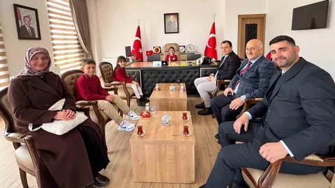 Aydıntepe'de Minik Öğrenciler Kaymakamlık Koltuğuna Oturdu