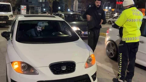Aksaray'da Plakasız Araç Ceza Aldı