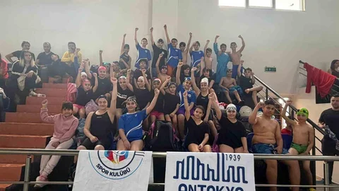 Antakya'daki Sporcular Madalyaları Topladı