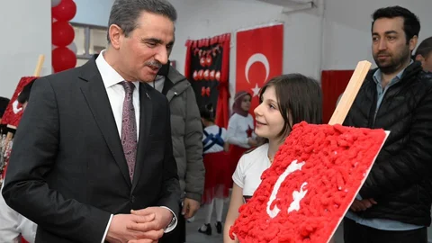 Çocuklardan Anlamlı Bayrak Çalışması