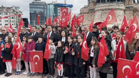 Taksim'de 23 Nisan Kutlamaları