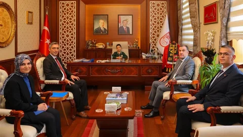 Bayburt'ta Vali Koltuğuna Ecren Nisa Geçti