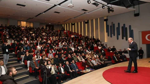 Düzce'de Gençlerle Kariyer Söyleşisi