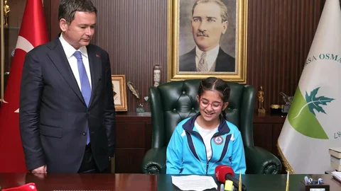 Bursa'da Başkan Aydın Çocuklarla Bayram Kutladı