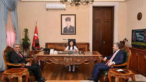 Antalya'da Barış Çağrısı Yapıldı