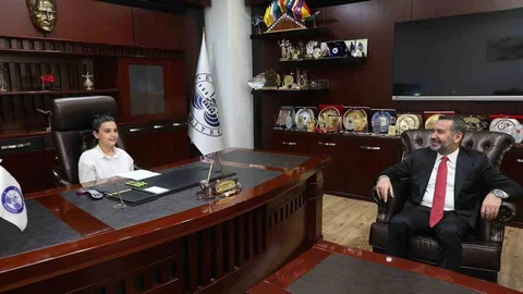 Elazığ'da Başkan Devir Teslimi