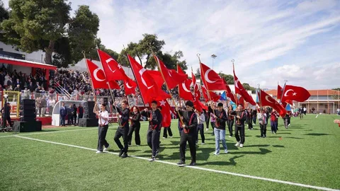 Ayvalık’ta 23 Nisan Coşkuyla Kutlandı