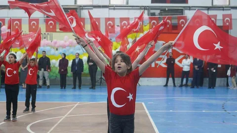 Şırnak’ta Öğrencilerden Coşkulu 23 Nisan Kutlaması