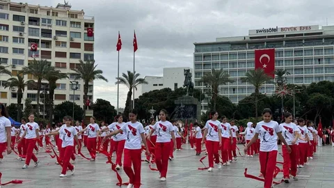 İzmir'de 23 Nisan Coşkusu