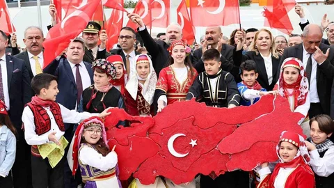 Menemen'de 23 Nisan Coşkusu