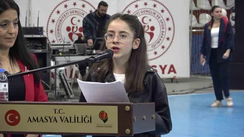 Amasya'da 23 Nisan Töreni Çocuk Sunucudan