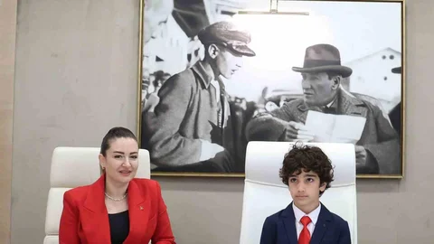 Antalya'da Çocuk Başkan Devir Teslimi