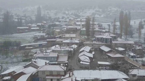 Mihalıcçık'ta Nisan Ayında Kar Yağışı