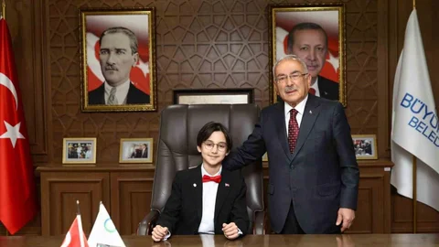 Başkan Güler, Koltuğunu Öğrenciye Devretti