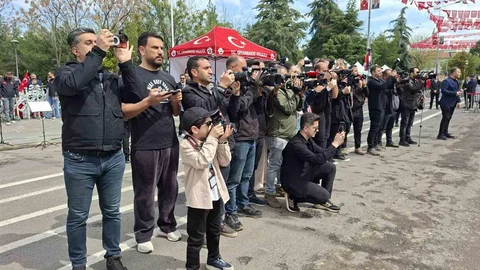 Diyarbakır'da 6 Yaşında Gazeteci Çocuk