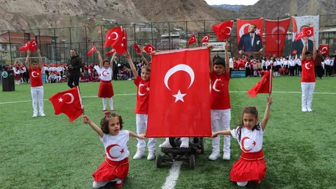 Erzurum Oltu'da 23 Nisan Kutlamaları