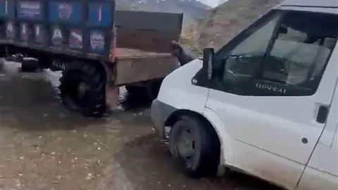 Adıyaman'da Servis Aracı Yolda Kaldı