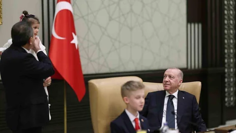 Cumhurbaşkanı Erdoğan Çocuklarla Bir Araya Geldi