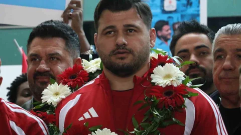 Rıza Kayaalp ve Takımı Yurda Döndü