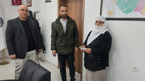 Bulanık’ta Örnek Davranış: Cüzdan Sahibine Teslim Edildi