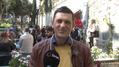 Mattia Ahmet Minguzzi'nin Ailesi Mezarı Başında