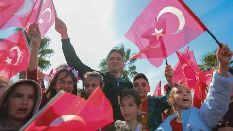 Aliağa’da 23 Nisan Çocuk Bayramı Coşkusu